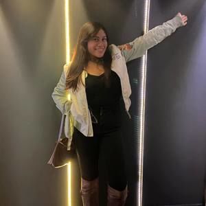 Meet your Posher, Isabel